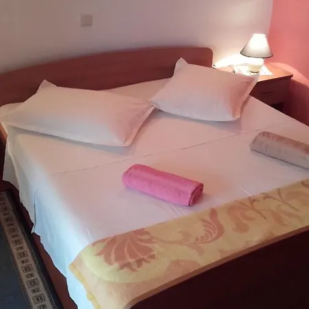 Ivka Appartamento Omiš