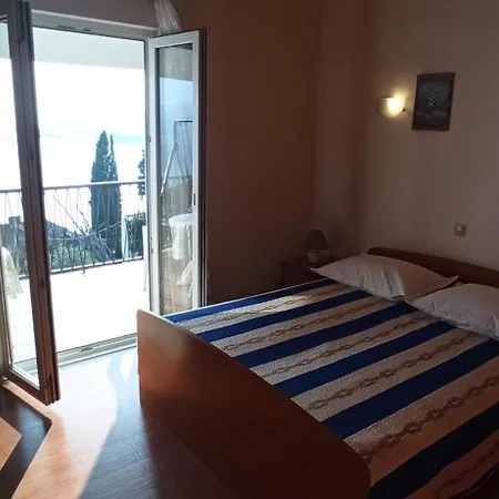 Ivka Apartment *