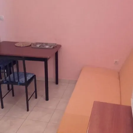 Ivka Apartment *